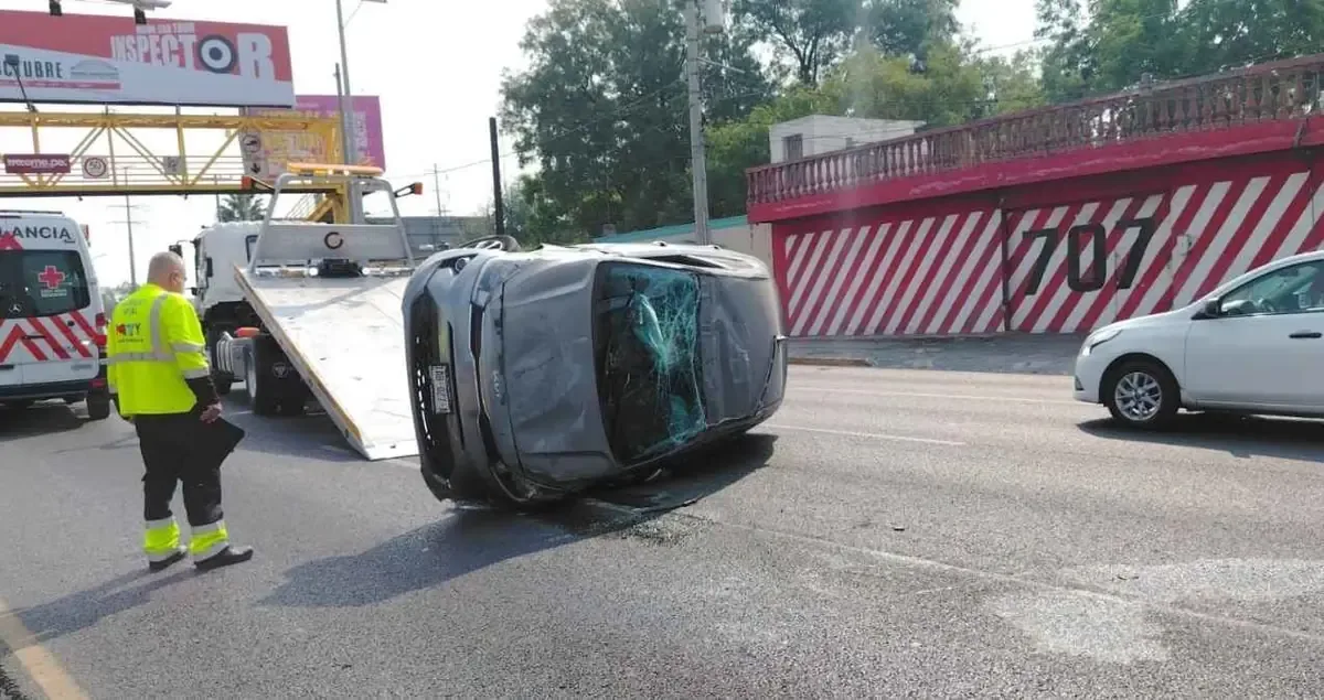 El accidente dejó a un joven de 18 años y a una menor de 12 con lesiones menores, pero estables.