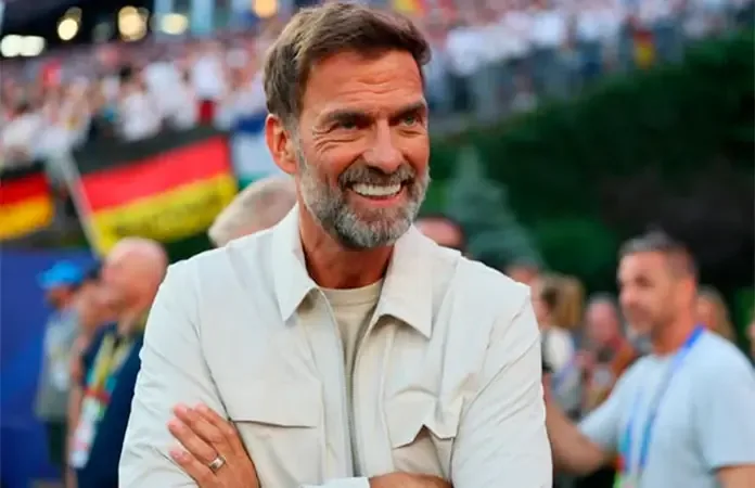Tras la renuncia de Nagelsmann, el entrenador alemán está dispuesto a asumir el cargo.