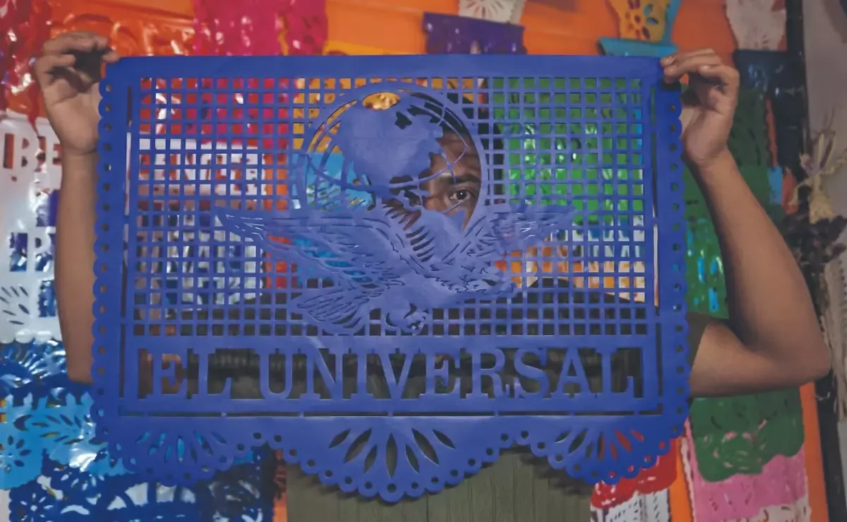 La familia Carreón defiende el papel picado manual frente a la producción industrial en Chimalhuacán.