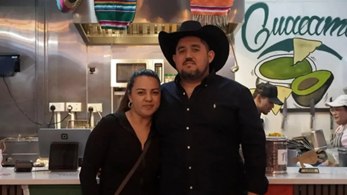 Juan Manuel De la Torre abrió Guacamoles, taquería reconocida en Londres, tras escapar de la violencia en México.