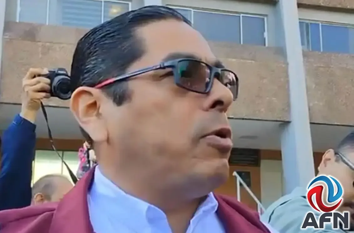 "Juan Manuel Molina García insta a sus compañeros a trabajar con compromiso."