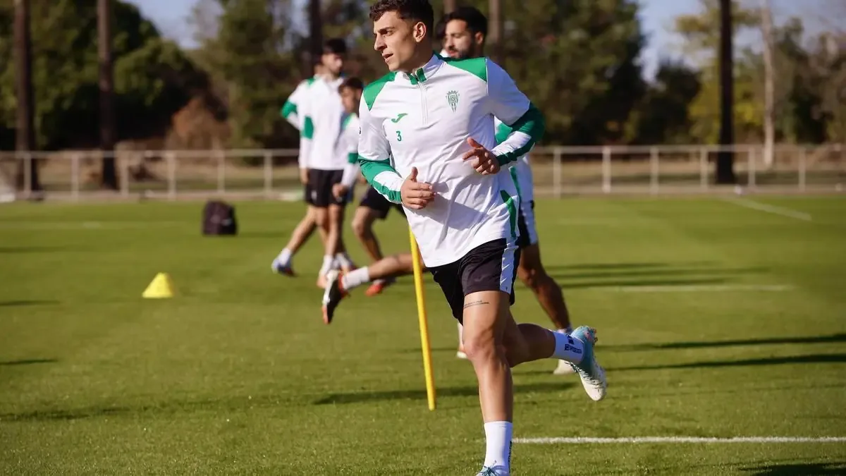 El defensor español se despide del Córdoba CF para jugar en Portugal, donde disputará la Europa League.