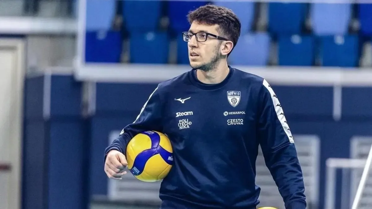 El joven técnico argentino busca llevar al club español a nuevas metas tras un periodo de adaptación.