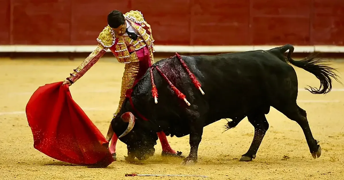 La tarde culmina con un indulto en medio de una actuación irregular en la Feria de Burgos.