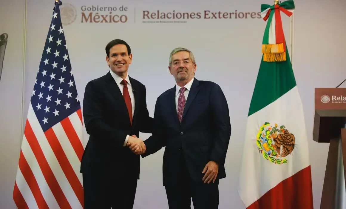 "Juan Ramón de la Fuente y Marco Rubio discuten temas de seguridad fronteriza en reunión."
