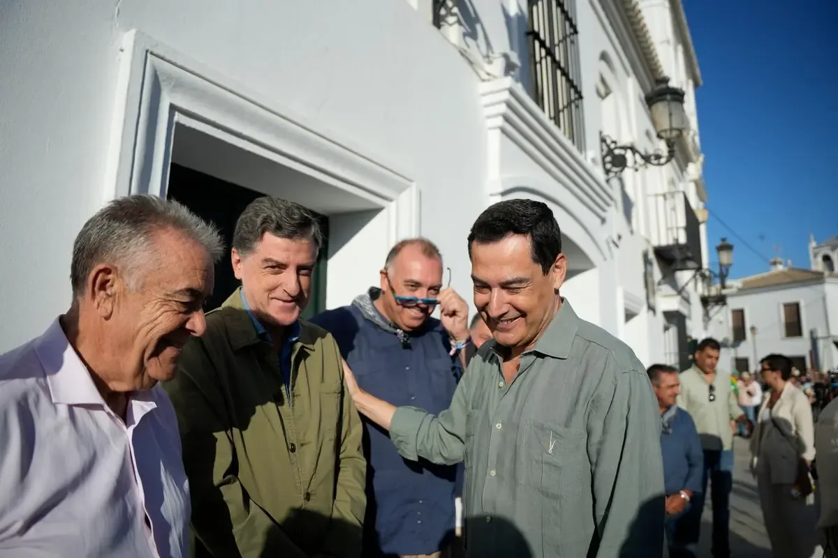 La situación política en Andalucía se complica con la falta de consenso entre el PP y la ultraderecha.