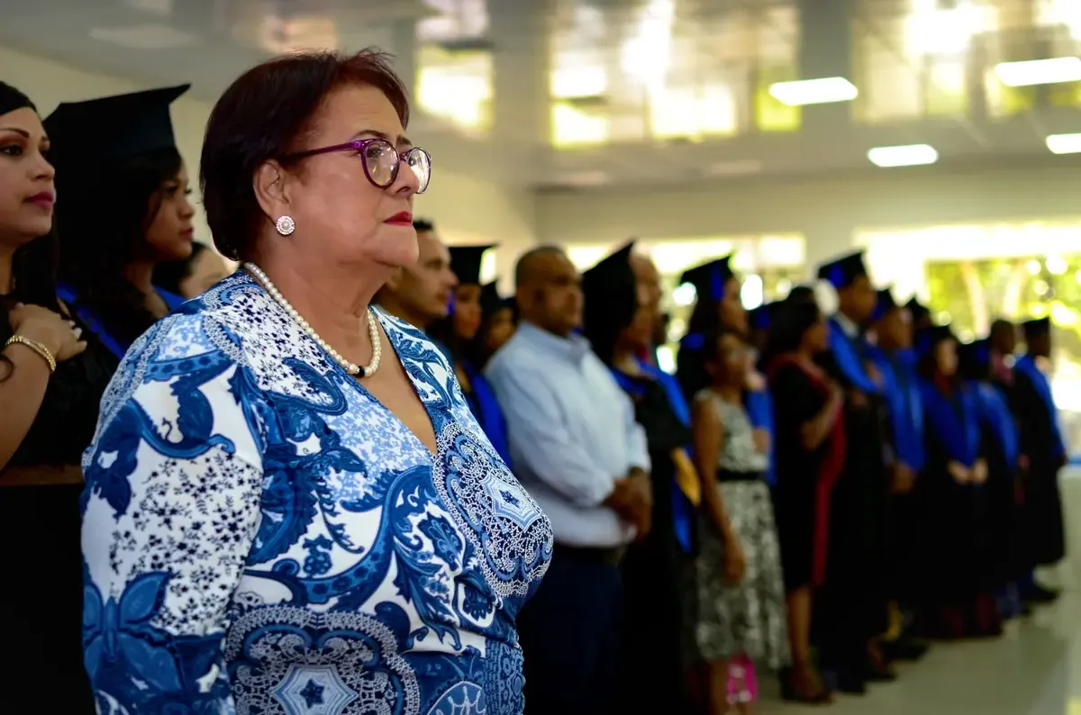 La jubilación de la maestra Prieto resalta su impacto en generaciones de estudiantes en Ciudad Juárez.