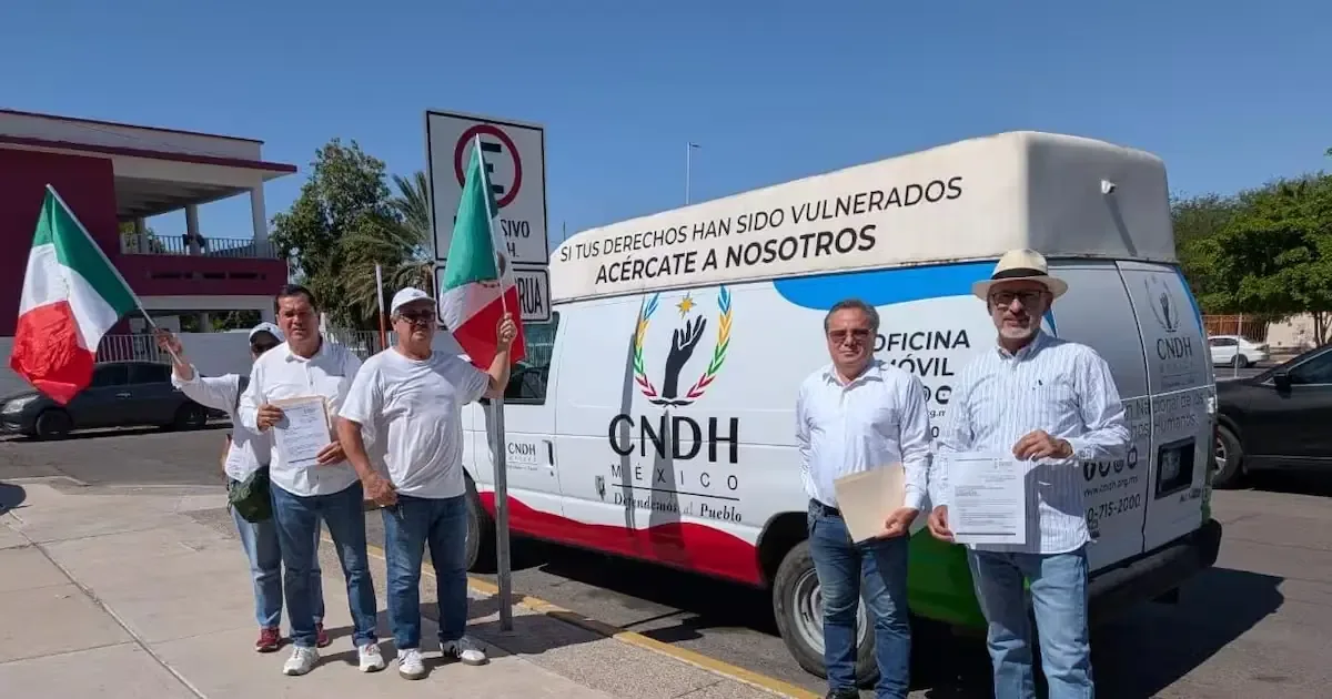 Miles de pensionados protestan en frontera por nuevas reformas que afectan sus ingresos.