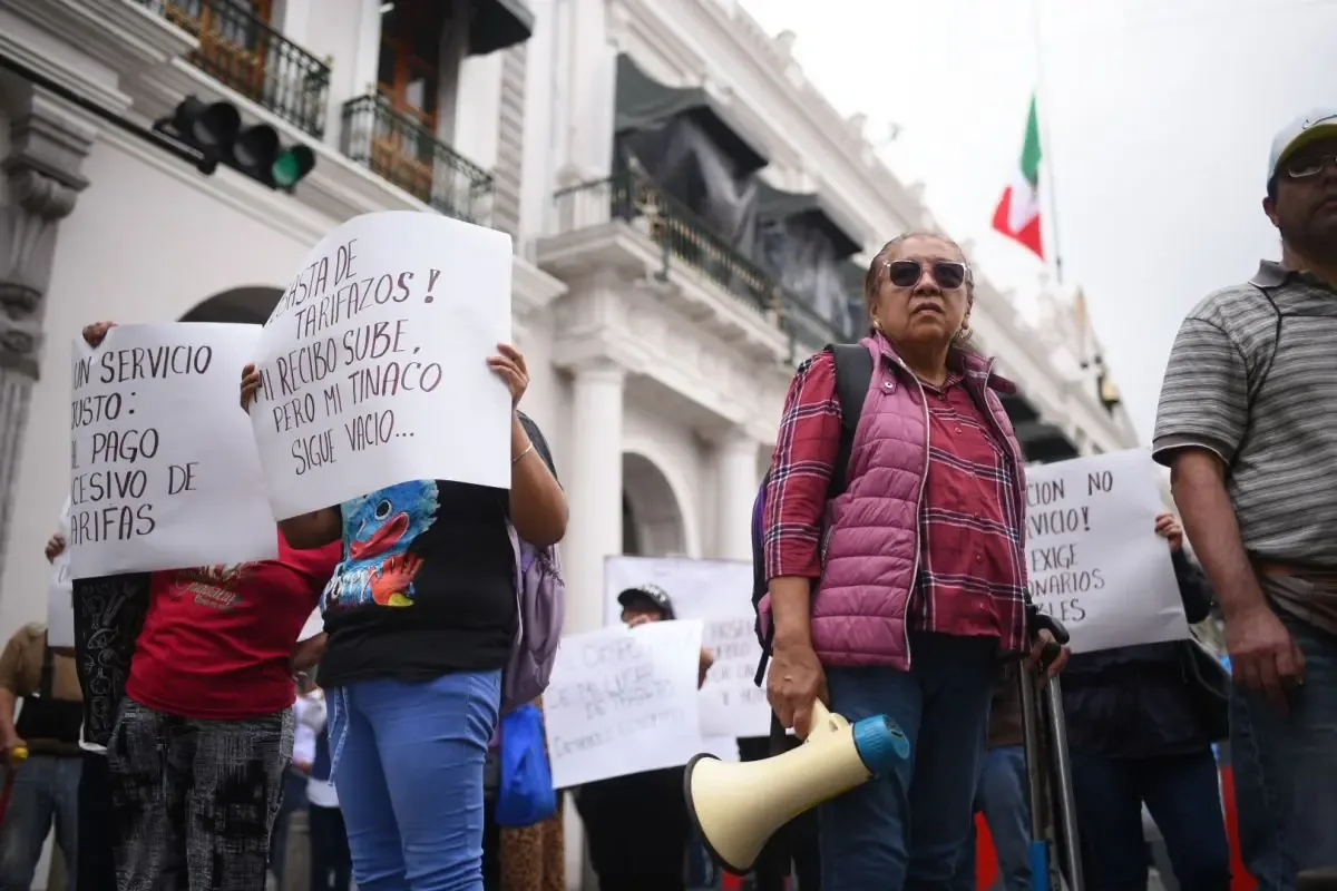 Jubilados, trabajadores y ejidatarios exigen respuestas ante la falta de pago.