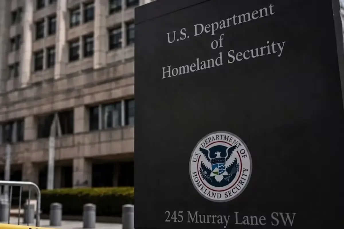 La decisión judicial resalta la responsabilidad del DHS en la gestión de pruebas de operativos migratorios en Los Ángeles.