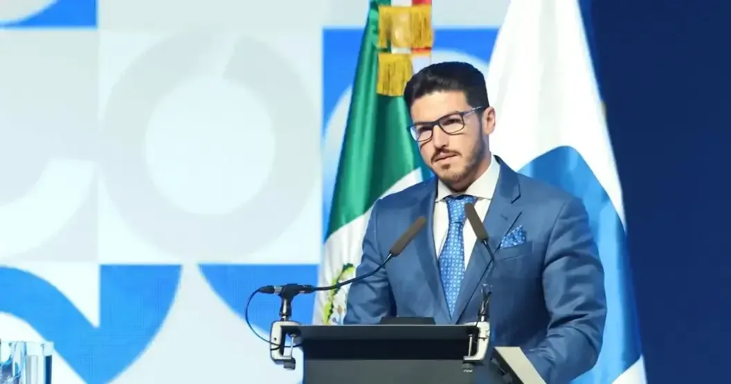 Fallos controversiales de jueces asociados a la administración estatal generan cuestionamientos sobre independencia judicial.