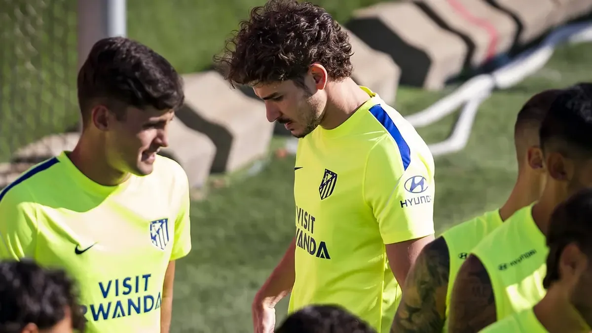 La continuidad del delantero argentino se da tras la negativa del FC Barcelona a negociar.