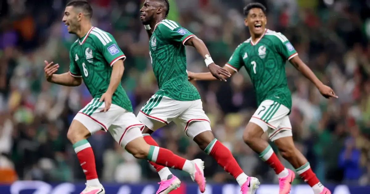 El delantero mexicano suma tres goles y se aproxima a la marca histórica en Copas Mundiales.