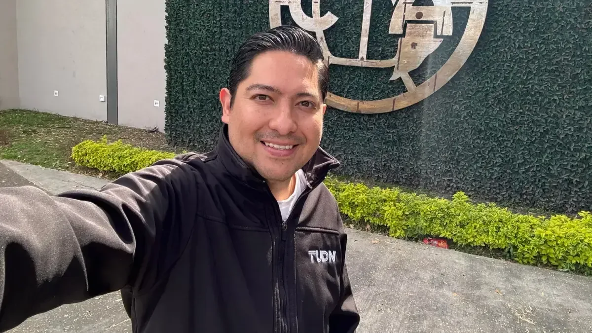 El periodista no podrá regresar a México mientras se resuelve su situación legal.