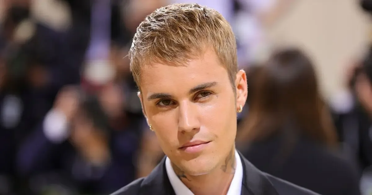 Justin Bieber reflexiona sobre su relación con los premios Grammy en una reciente gala.