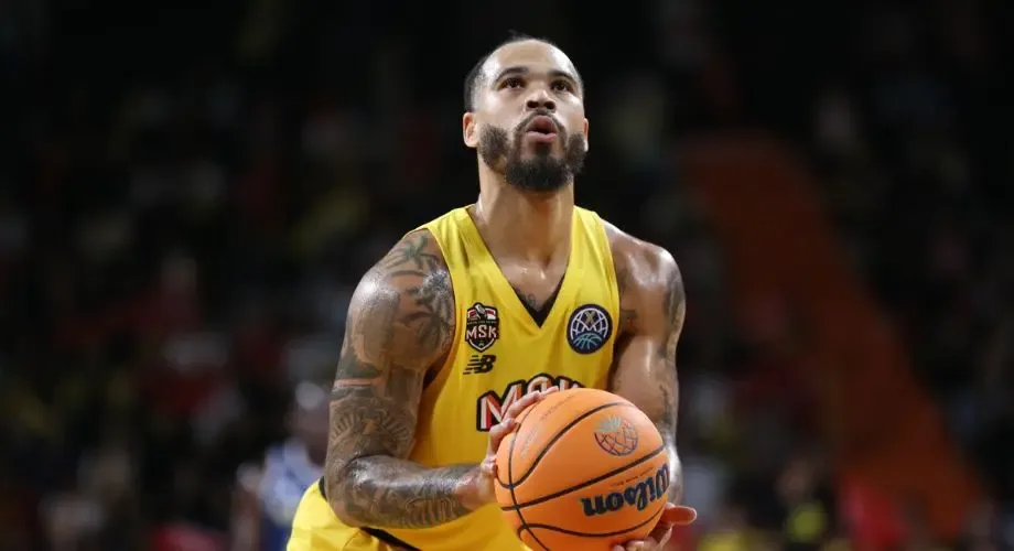 Justin Cobbs se une a Unicaja Málaga tras su fichaje.