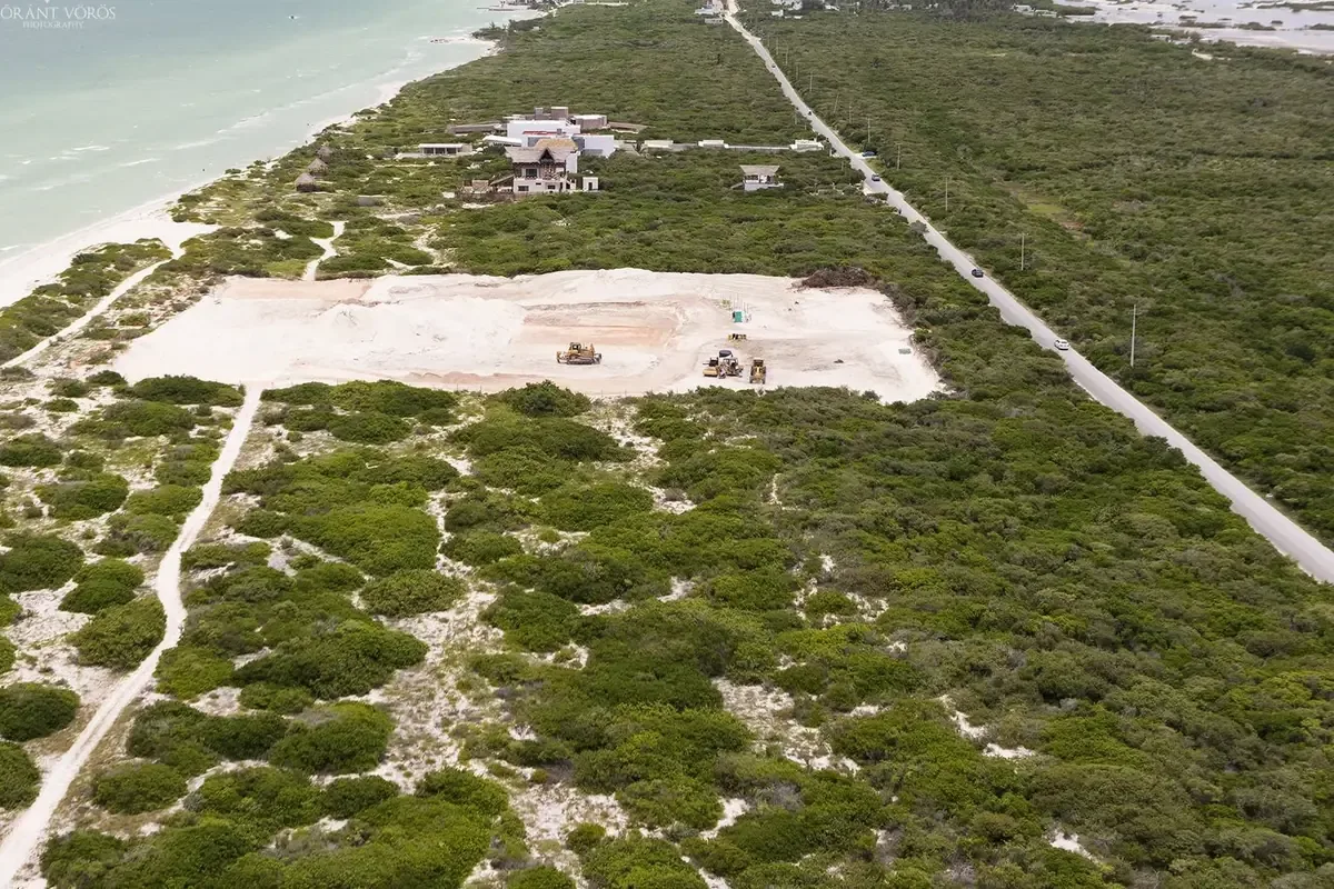 La comunidad de Chuburná Puerto lucha por la protección del ecosistema costero y recauda fondos para garantía legal.