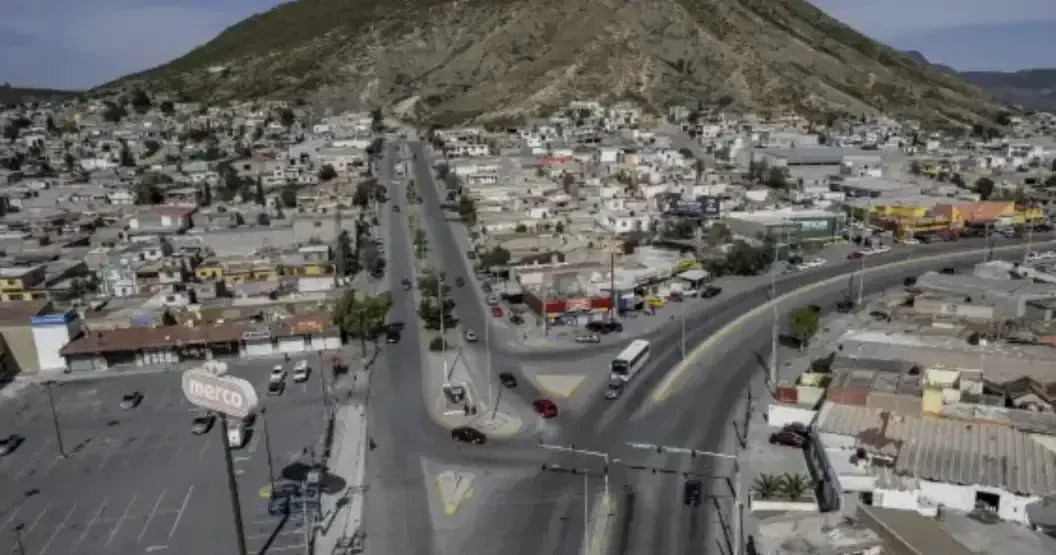 La falta de accesibilidad para peatones en Saltillo es visibilizada por un colectivo de creativos locales.