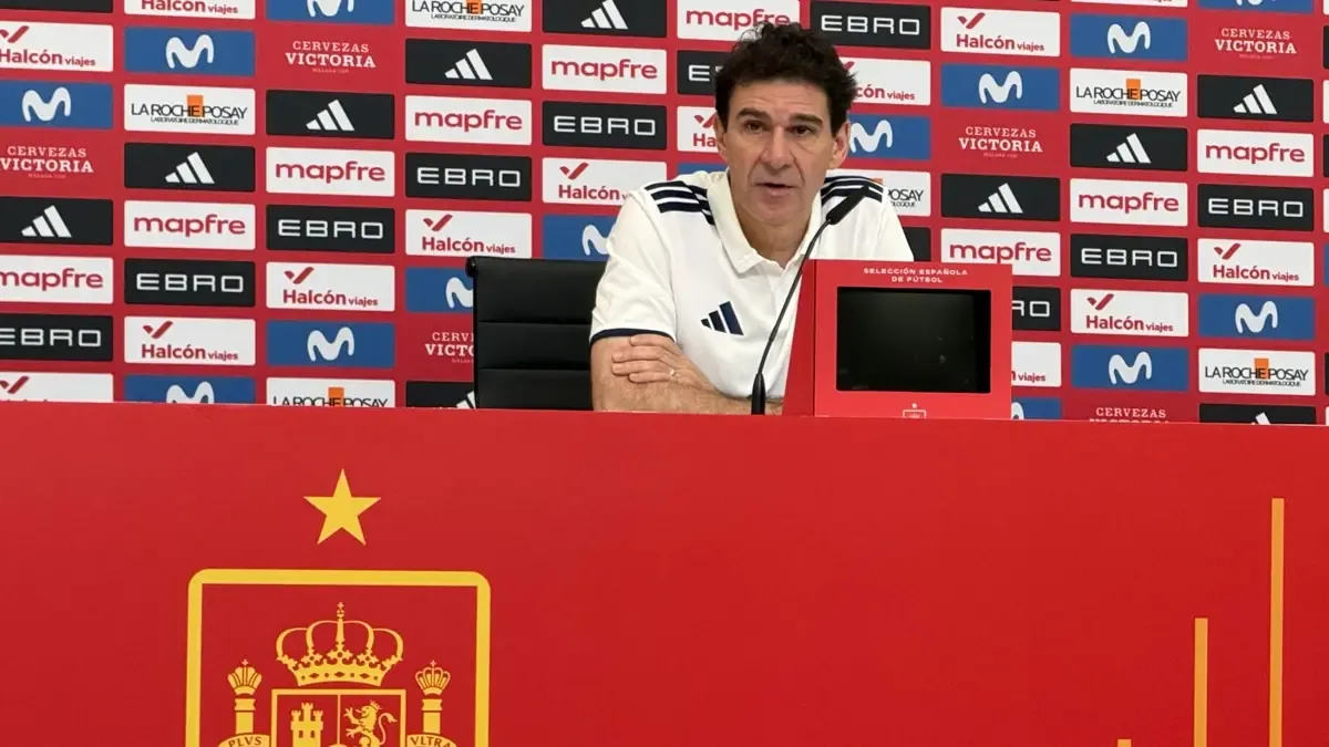 El director deportivo de la selección española destaca el impacto positivo del joven jugador en el equipo.