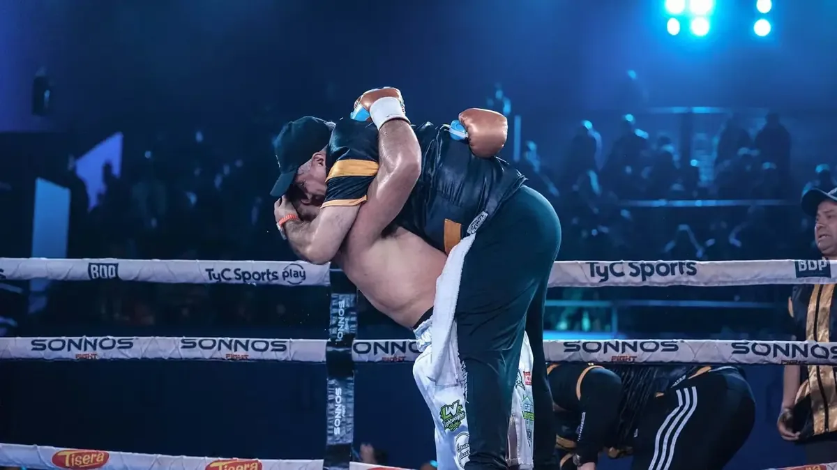 Con solo 20 años, Crucce establece un nuevo récord nacional en el boxeo argentino.