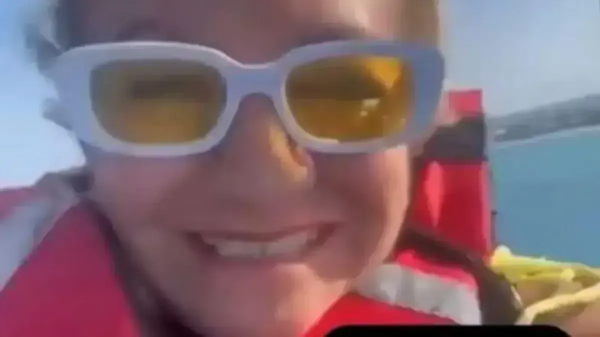 Karina Mabel Acosta fue despedida tras viralizarse videos de sus vacaciones en México.