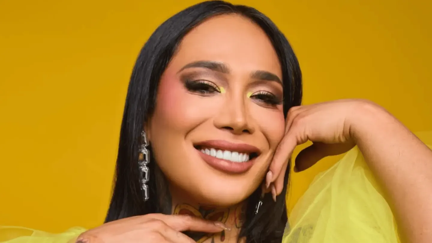 Karina Torres comparte sus fotografías de hace 20 años y su evolución personal.