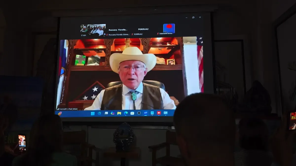 Ken Salazar destaca la importancia de colaborar entre México y EUA tras la detención de El Mayo Zambada.