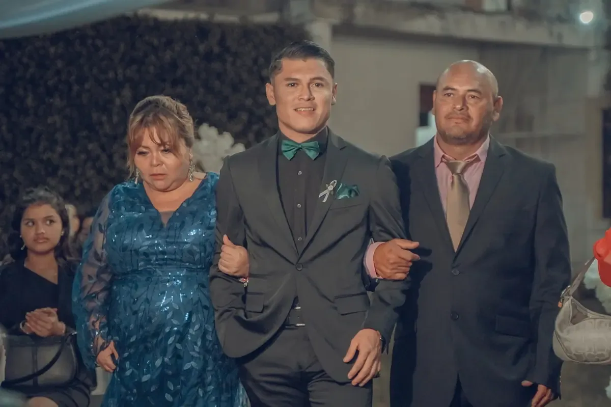 El futbolista ecuatoriano recordó los sacrificios de su padre y la influencia que tuvo en su vida y carrera.