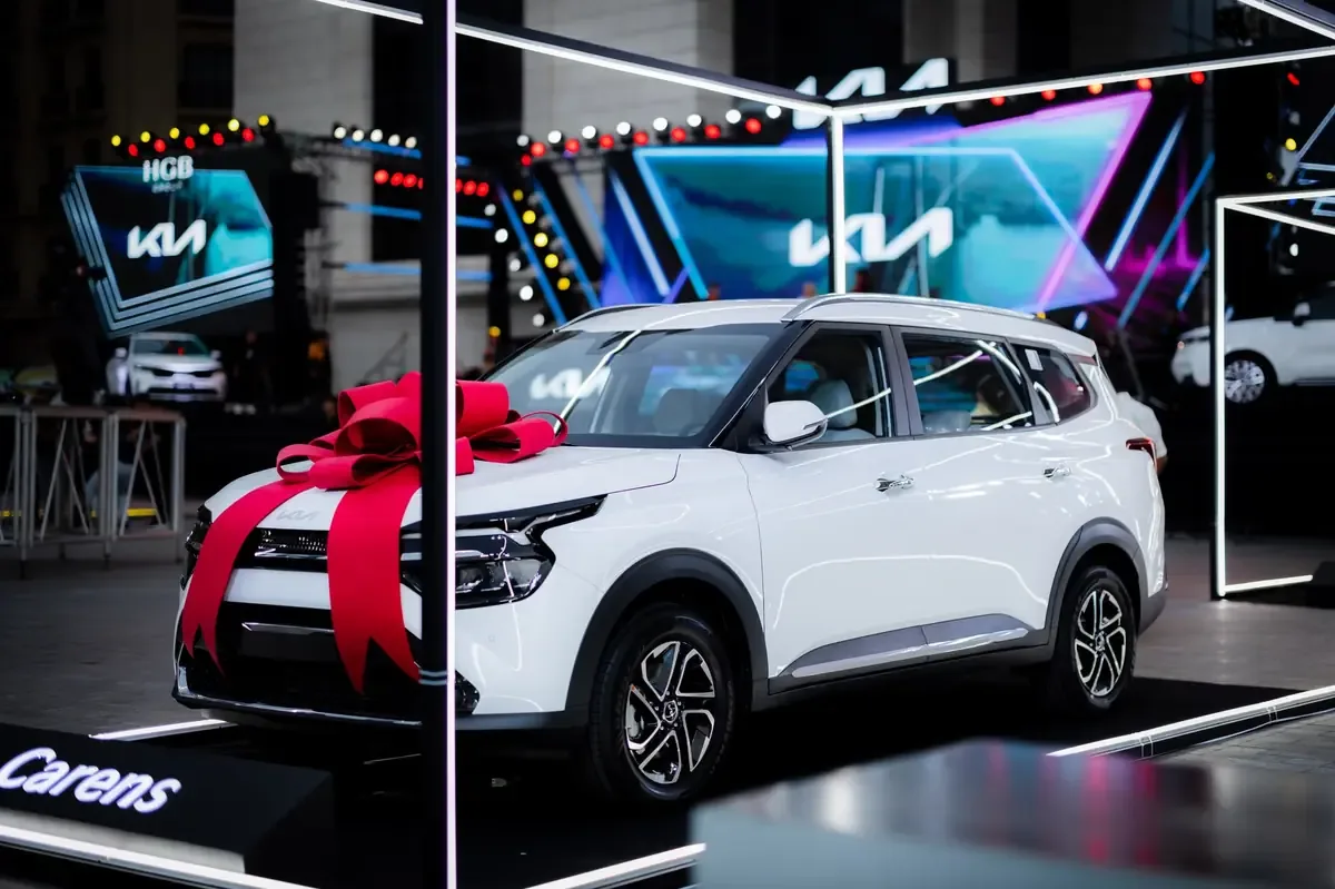 La automotriz KIA comenzará la producción de un vehículo eléctrico en México, generando empleos y fomentando la industria.