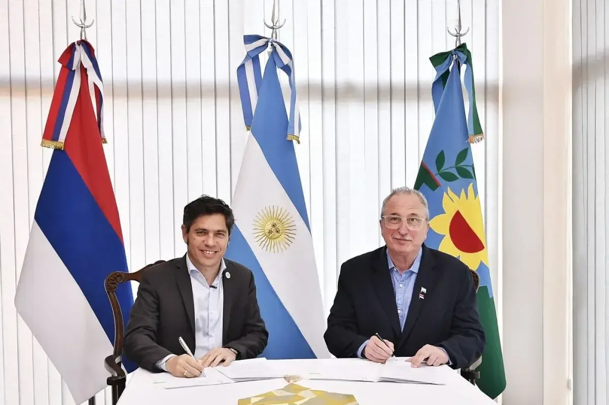 El gobernador de Buenos Aires defiende el papel del Estado en la economía y denuncia crisis en diversas provincias.
