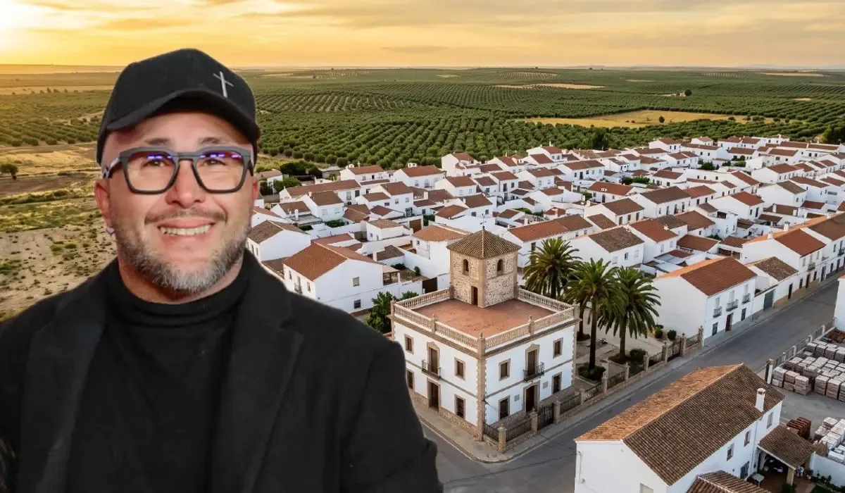 El hijo de Isabel Pantoja encuentra en Bollullos de la Mitación un escape del estrés mediático.