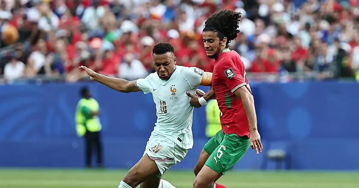 Mbappé descarta preocupaciones por su tobillo y se enfoca en semifinales.