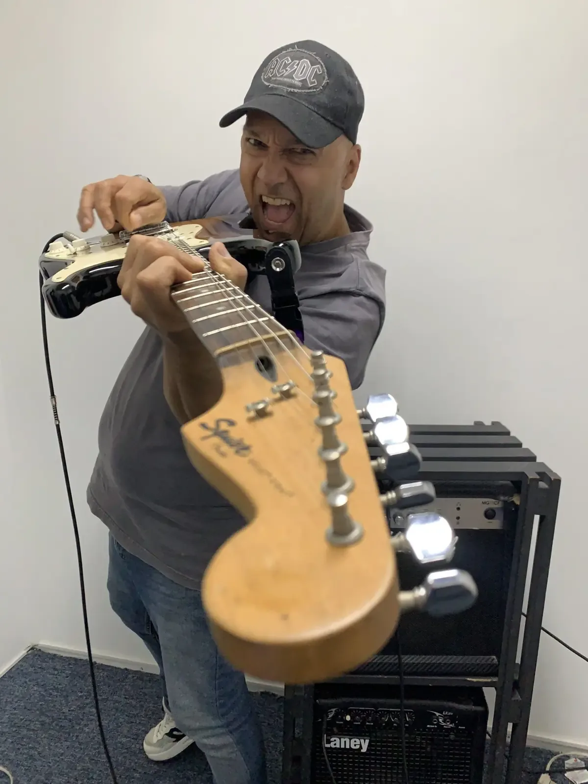 La academia Solo Rock se convierte en un referente musical en Medellín, con un legado que impacta a miles de estudiantes.