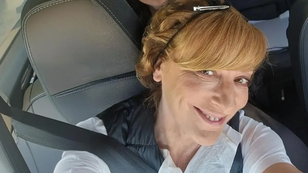 La actriz Ana Labordeta comparte su opinión sobre el uso de dispositivos móviles en el metro y la cultura de la desconexión.