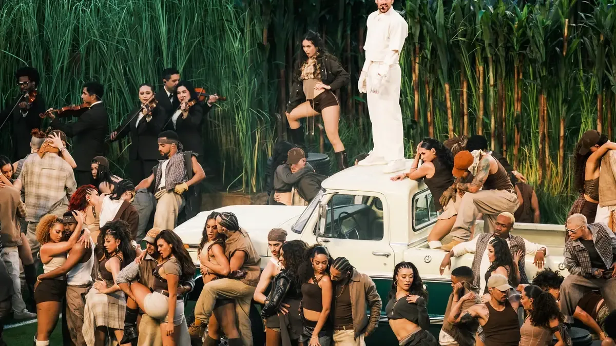 La actuación de Bad Bunny alcanzó récords de audiencia y desató controversia por su estilo y mensaje.