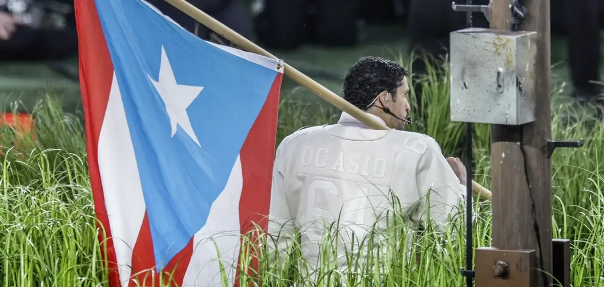La actuación de Bad Bunny celebró la cultura latinoamericana en un evento global.