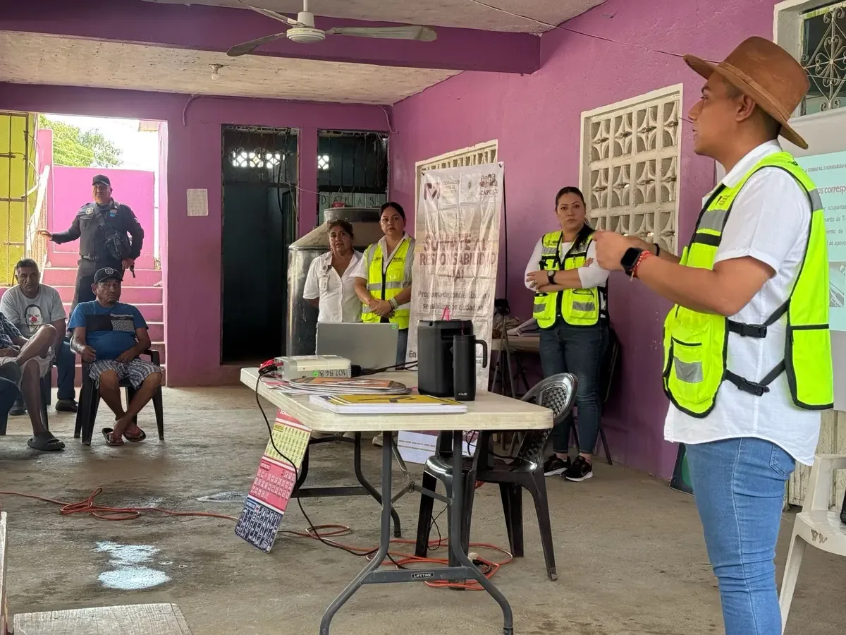 La administración municipal promueve la seguridad vial mediante una campaña informativa en diversas comunidades.
