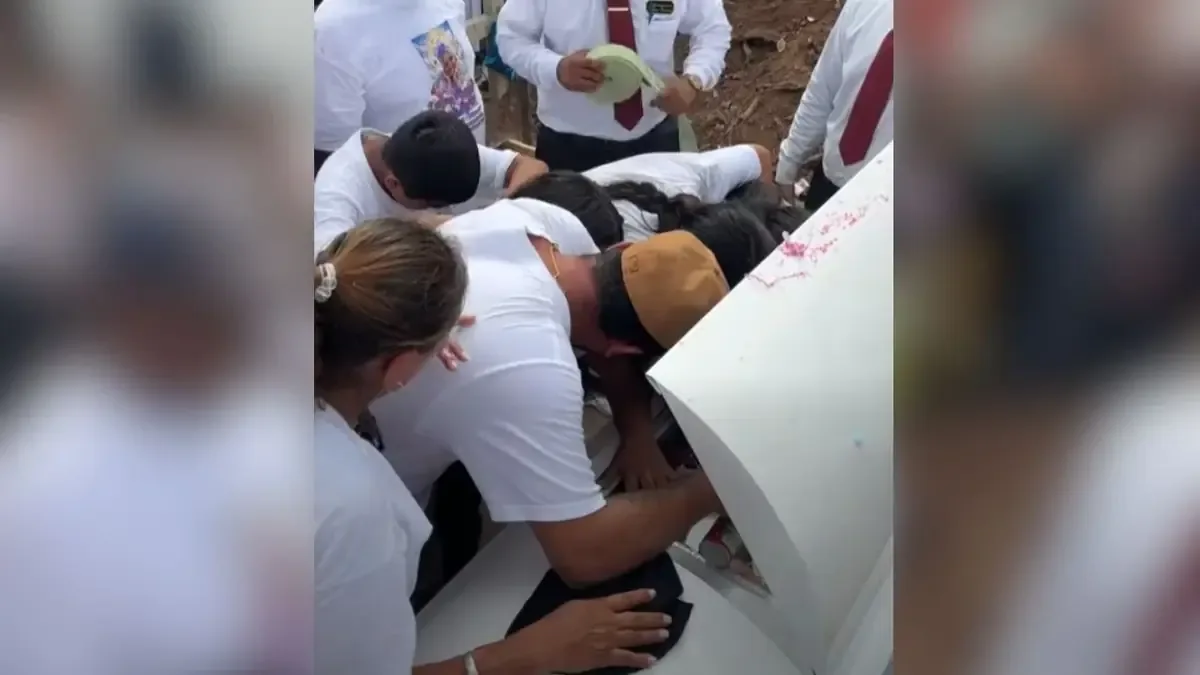 La adolescente de 15 años fue recordada junto a su familia y amigos tras su trágico asesinato.