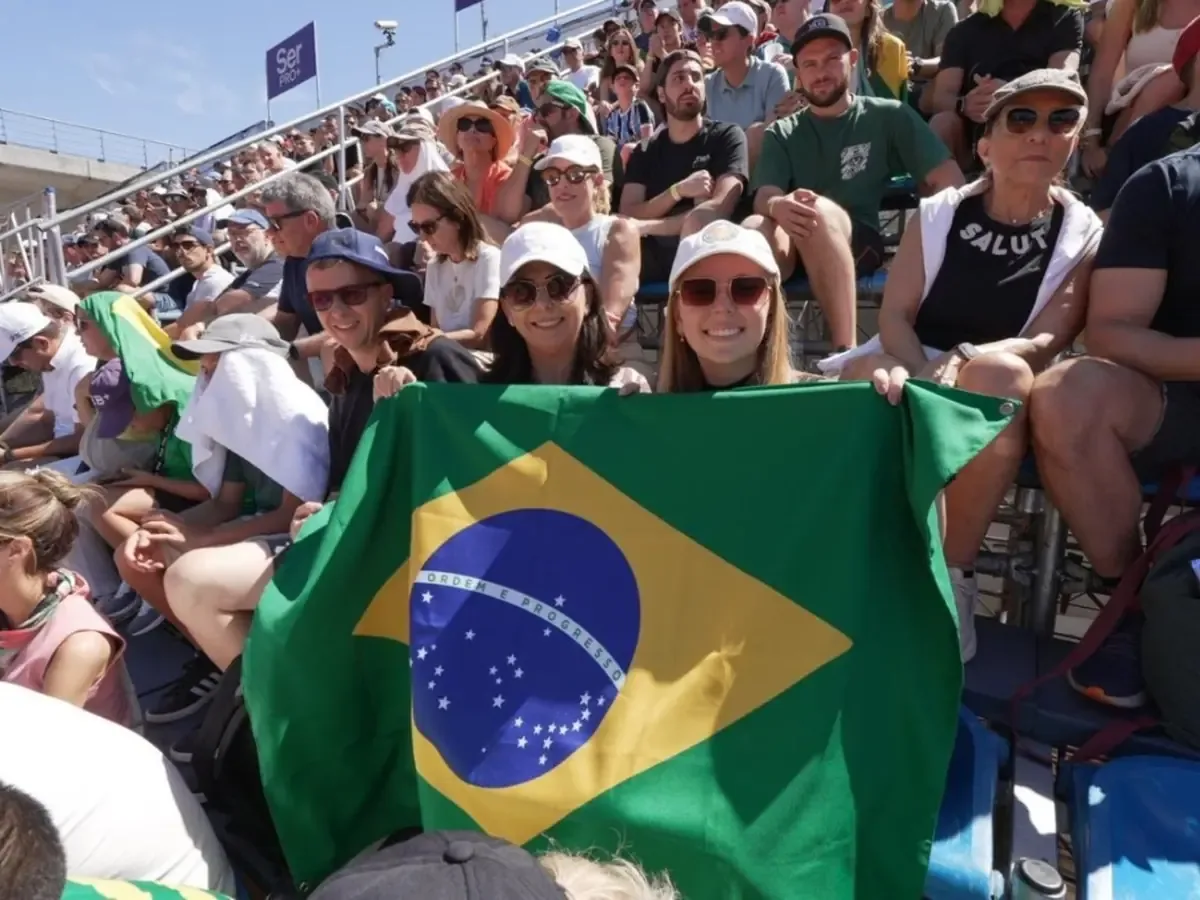 La afluencia de aficionados brasileños se debe al interés por el joven tenista Joao Fonseca.
