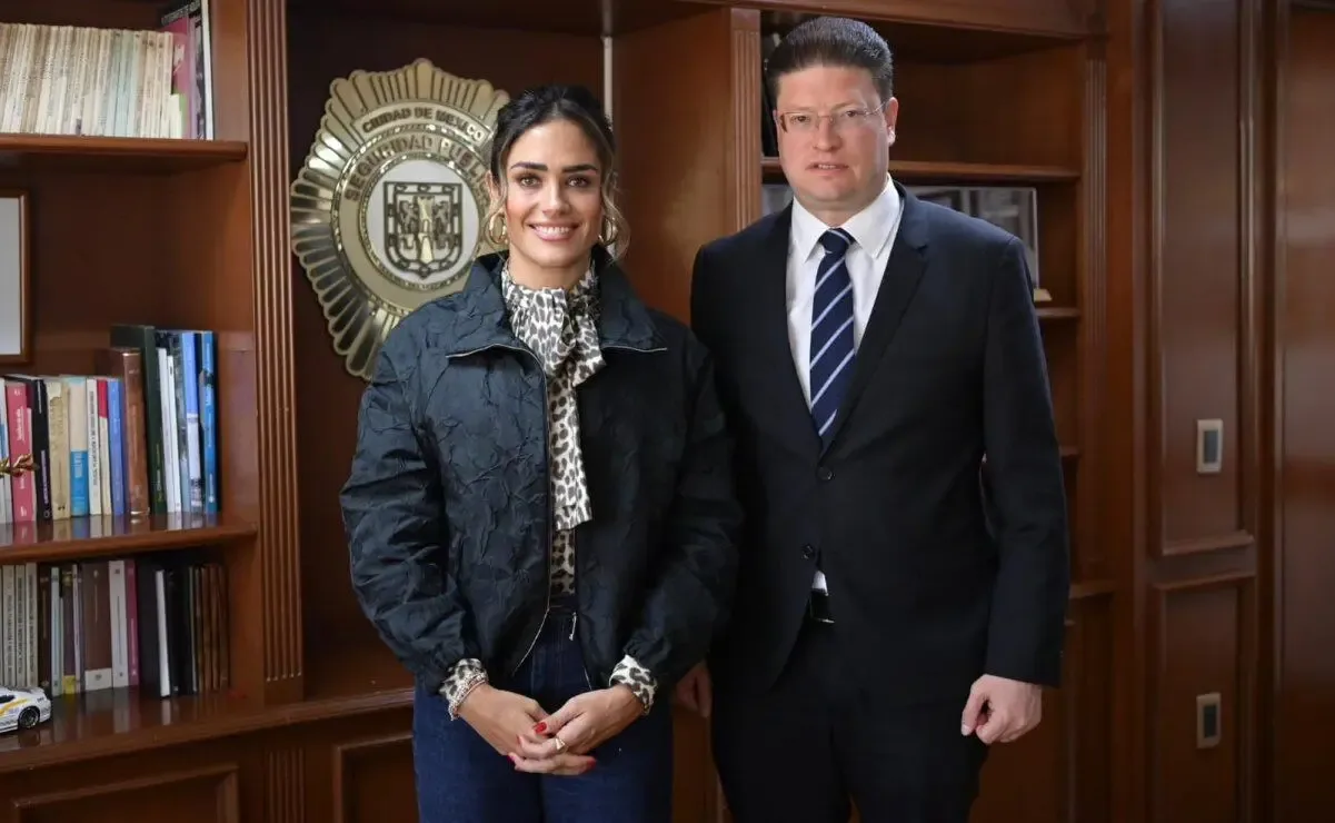 La alcaldesa Alessandra Rojo de la Vega y Pablo Vázquez durante la reunión de seguridad.