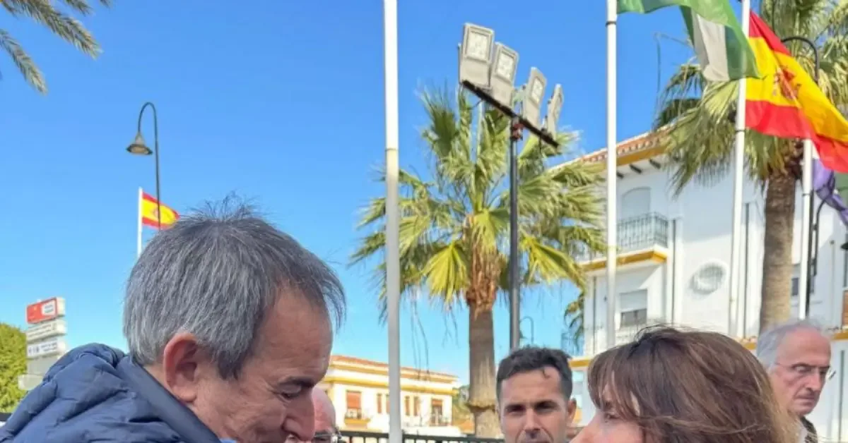 La alcaldesa Ana Mata destaca la importancia de las playas para el turismo local.