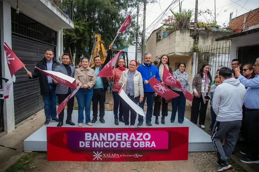 La Alcaldesa Daniela Griego Ceballos destaca la importancia de la obra para la comunidad.