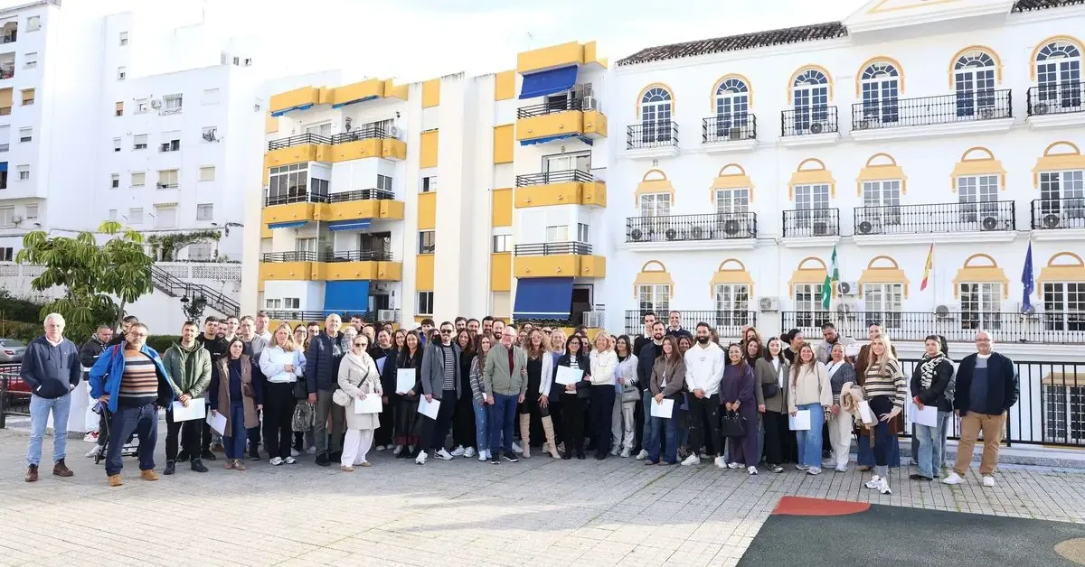 La alcaldesa destaca el compromiso del Ayuntamiento con la vivienda asequible.