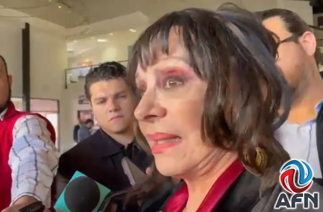 La alcaldesa Norma Bustamante Martínez anuncia la reubicación del Registro Civil.