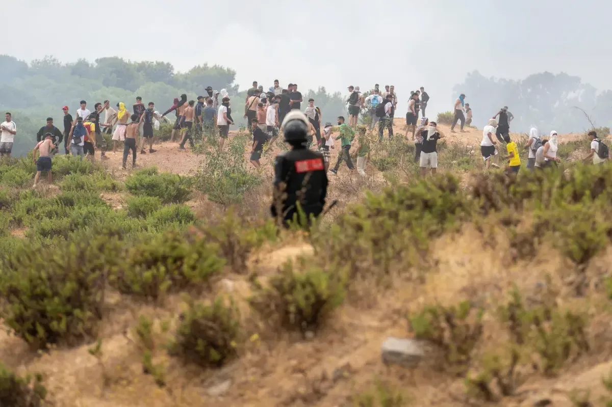 La llegada masiva a Ceuta reaviva el debate sobre posibles crisis en la frontera de EE.UU.