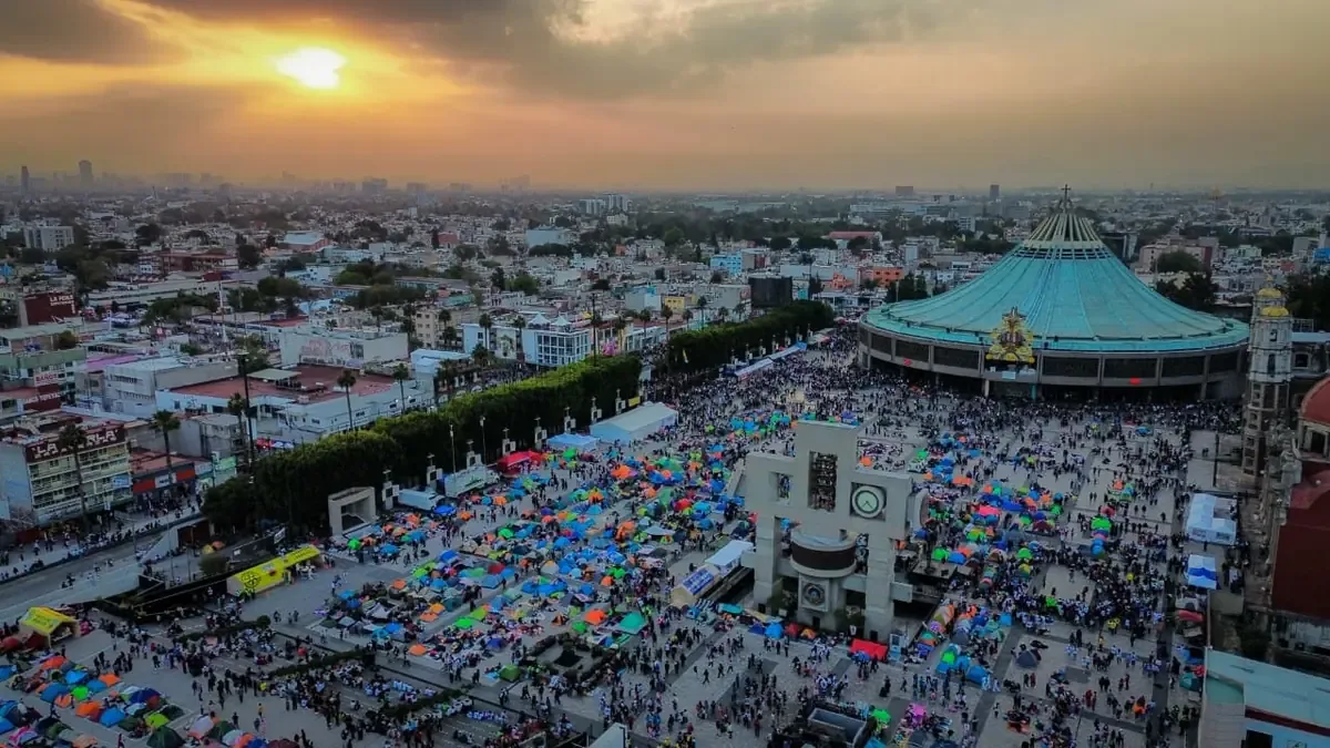 La Arquidiócesis de Puebla recibe un reconocimiento por su histórica peregrinación a la Basílica de Guadalupe.
