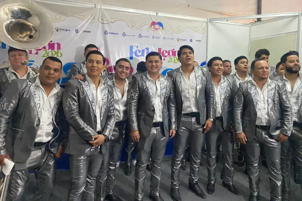 La Arrolladora Banda El Limón en concierto durante la Feria de León 2023.