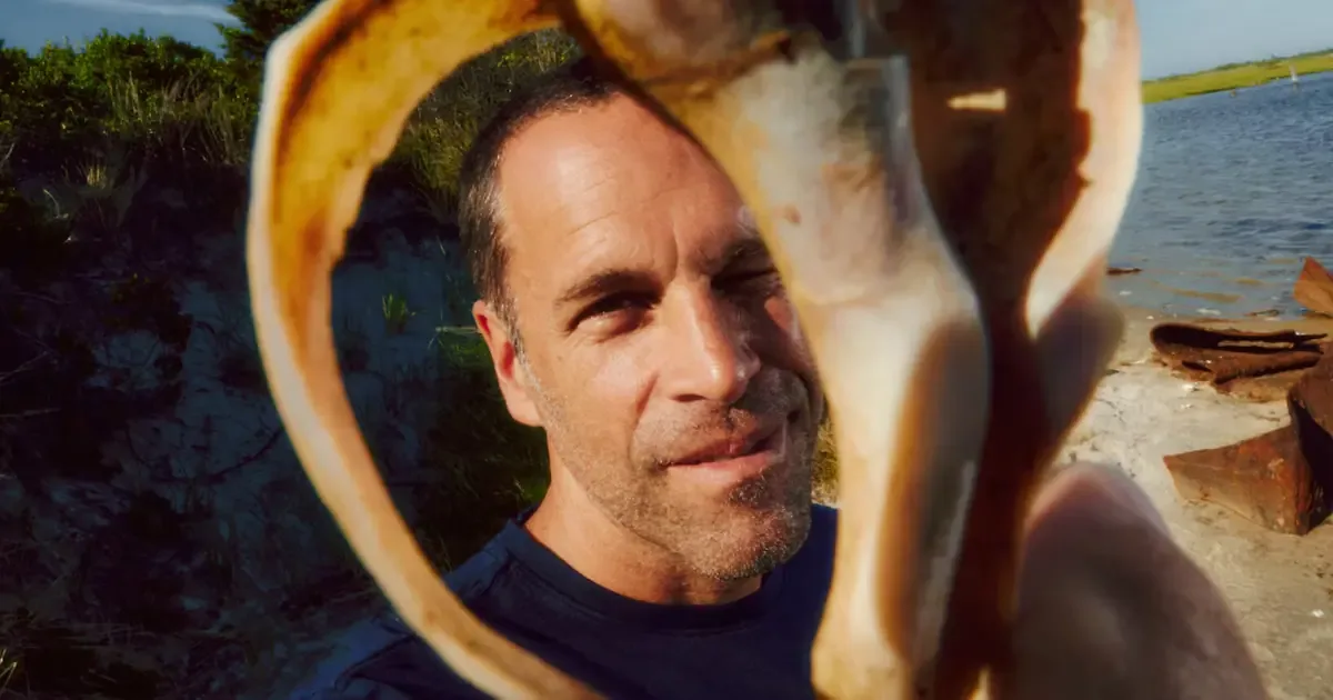 La música de Jack Johnson y su filosofía de vida resuenan en un contexto de estrés colectivo.