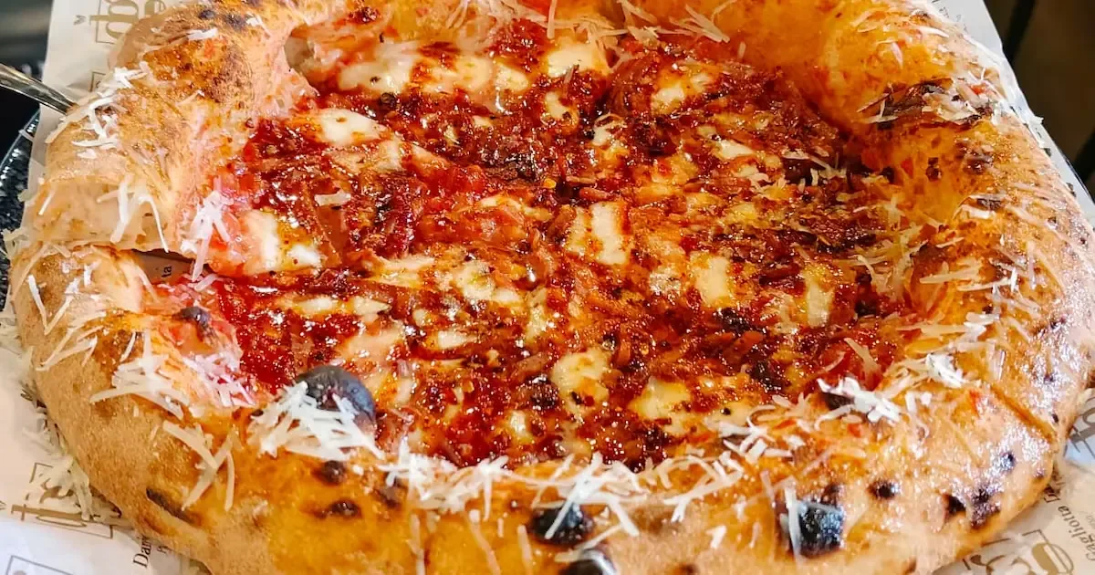 La nueva pizzería en la colonia Juárez promete experiencia auténtica con sabores tradicionales de Nápoles.