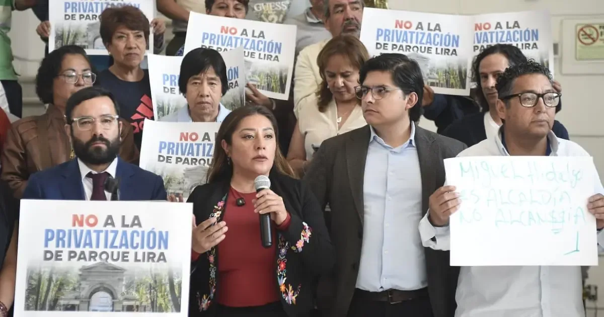 La bancada de Morena señala irregularidades en la gestión del alcalde en beneficio de una empresa privada.